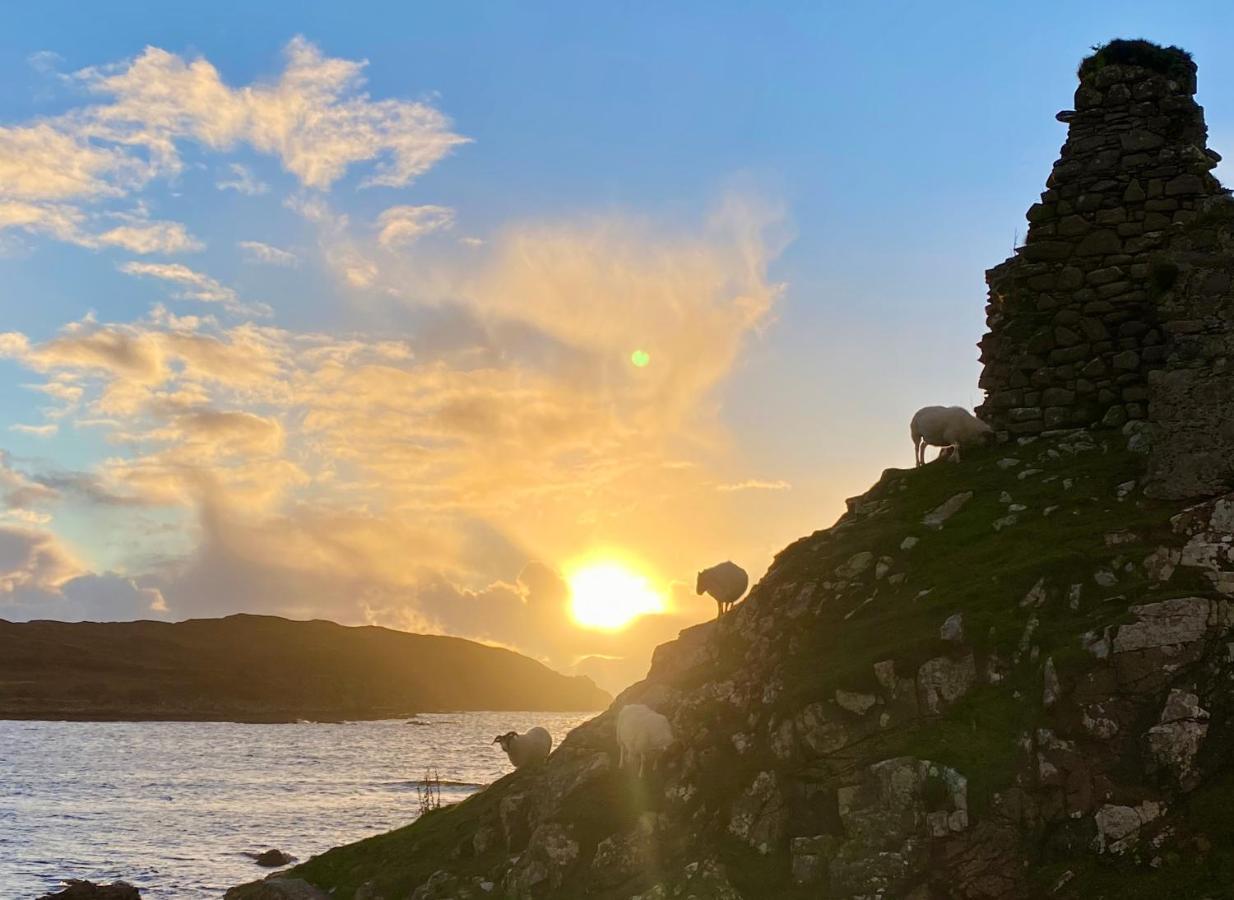 Tigh Mairi At Mary'S Thatched Cottages Elgol Esterno foto