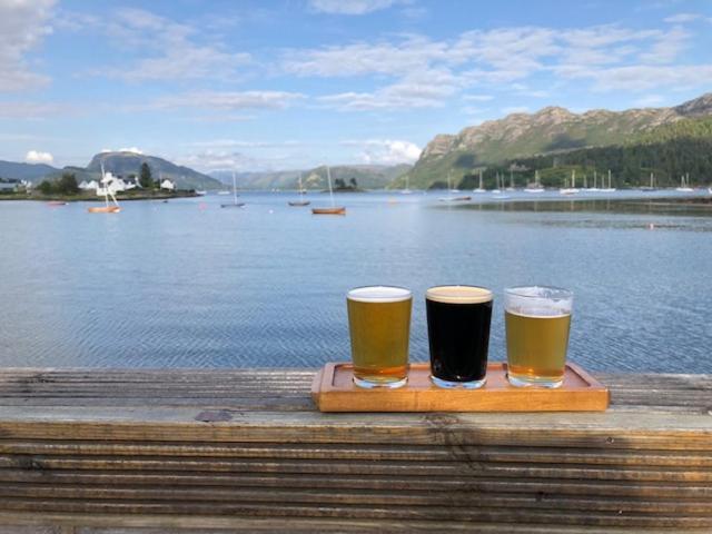 Tigh Mairi At Mary'S Thatched Cottages Elgol Esterno foto