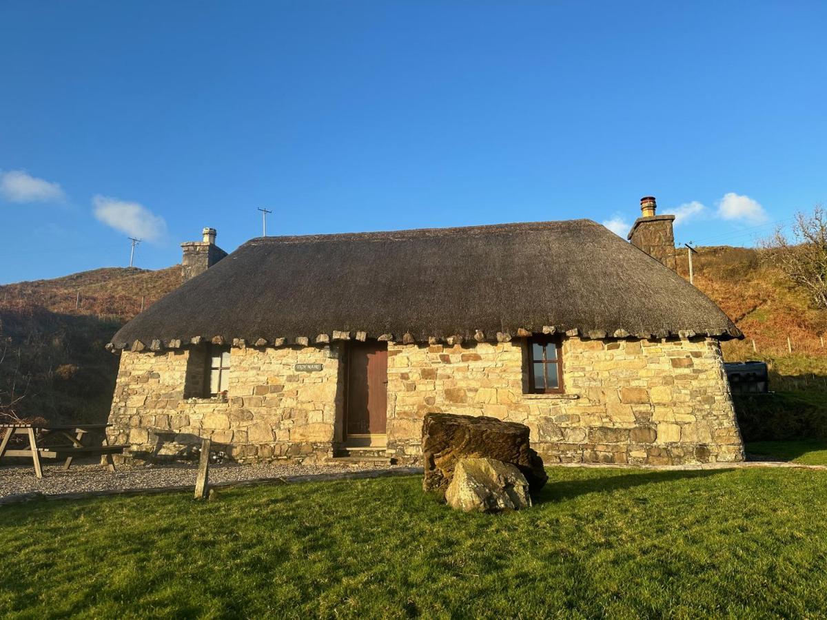 Tigh Mairi At Mary'S Thatched Cottages Elgol Esterno foto