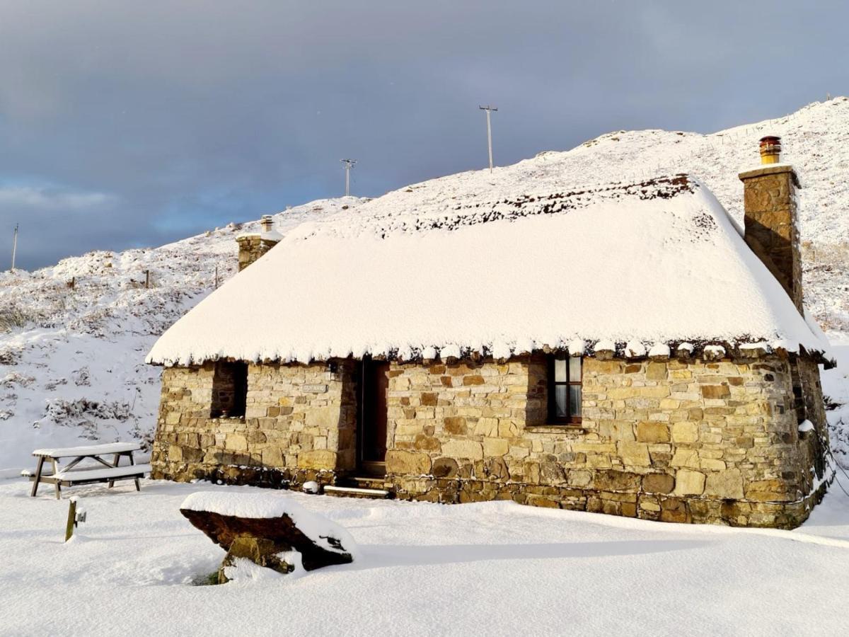 Tigh Mairi At Mary'S Thatched Cottages Elgol Esterno foto