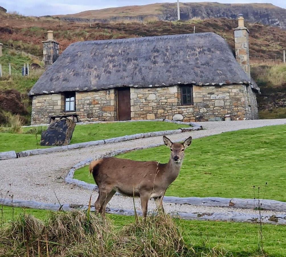 Tigh Mairi At Mary'S Thatched Cottages Elgol Esterno foto